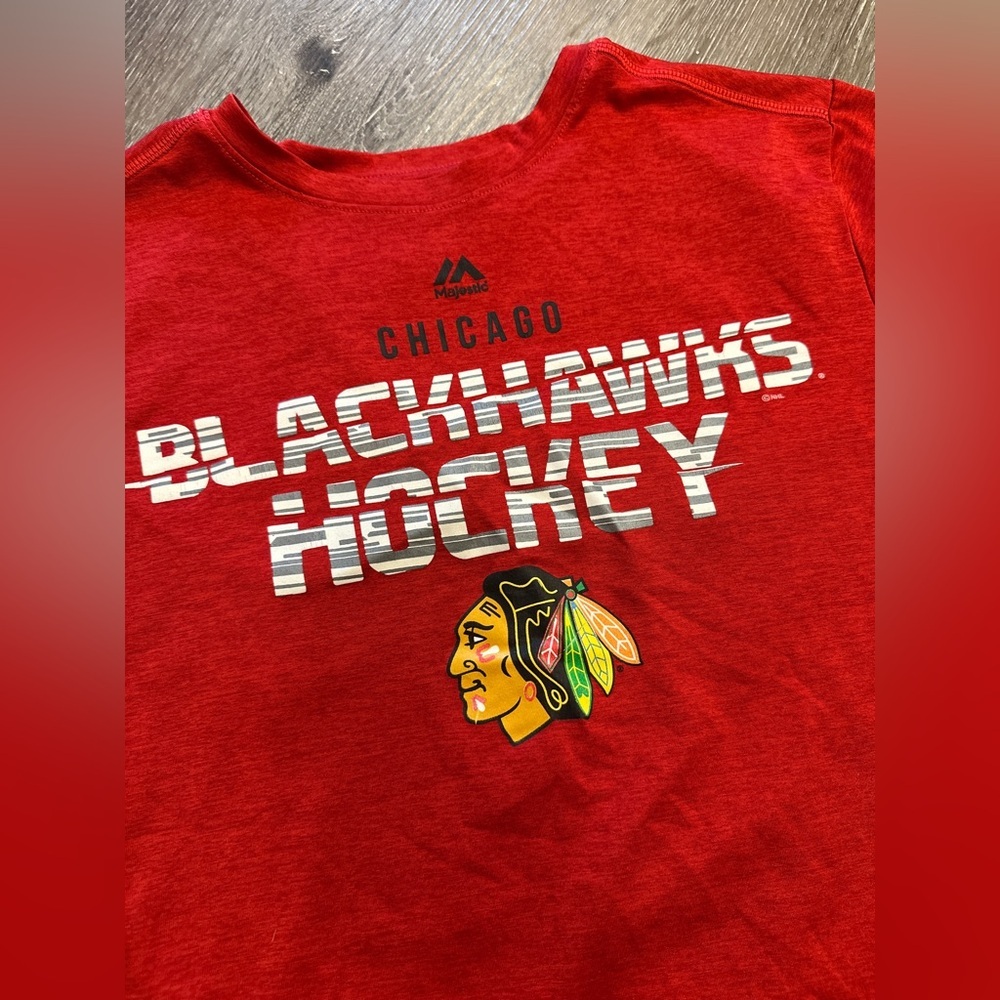 Blackhawks hockey NHL dry fit shirt - Picture 2 of 5